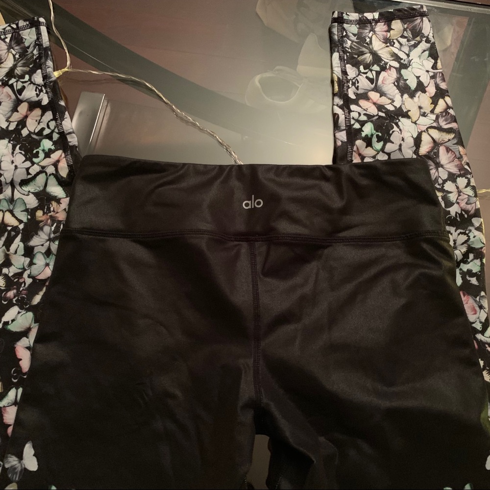 ALO YOGA LEGGINGS